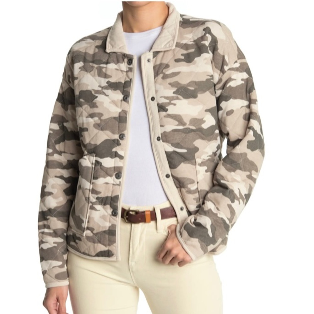 Kensie Quilted Coat Women’s Medium Lightweight Snap Front Cozy Tan Camouflage